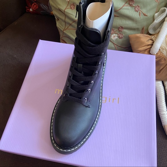 Steve Madden 🌸 Madden Girl Kurtt Lace Up Chunky Combat Boots - Picture 3 of 5